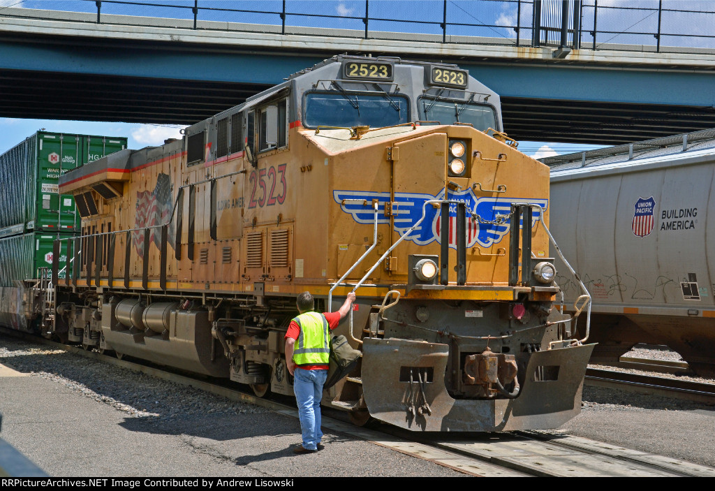 Union Pacific ES44AC 2523